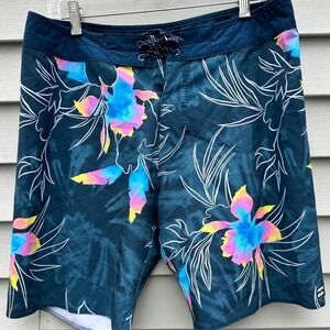 Billabong Men's Tropical Flower Print Swim Trunks – Size 32, Beach & Pool Ready